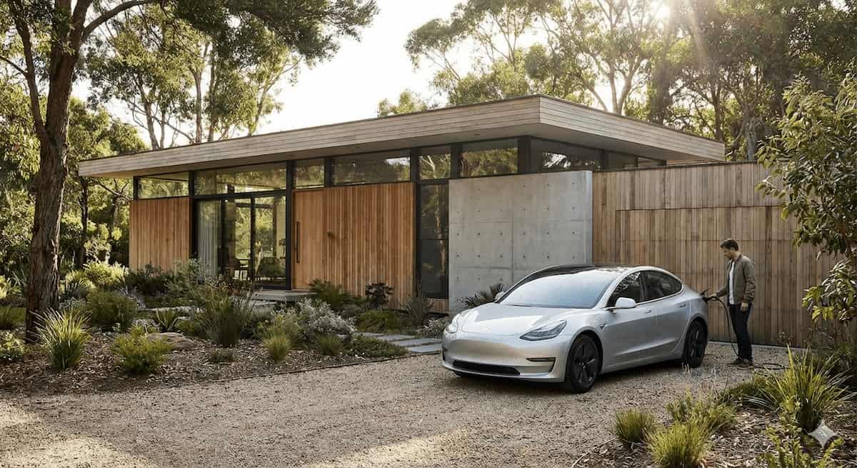 Read more about the article Családi ház tervezés elektromos autó töltővel